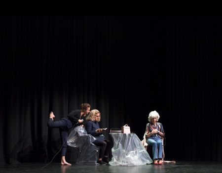 Zikaden - Ein Bühnenstück mit Musik